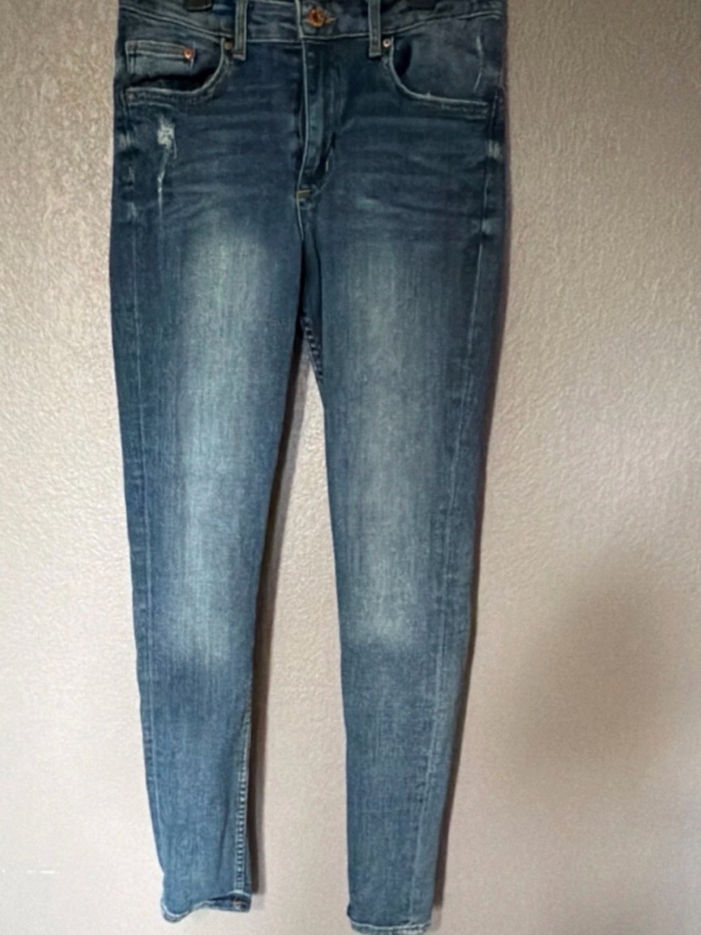 H&M Women's Skinny Jeans in Medium Blue Wash